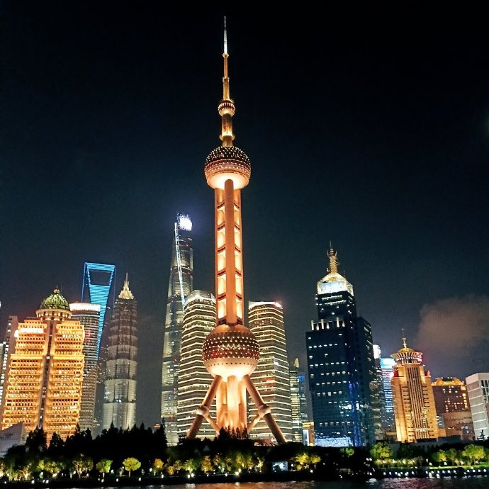 梦想之城上海，与时代变迁共舞，谱写非凡人生篇章